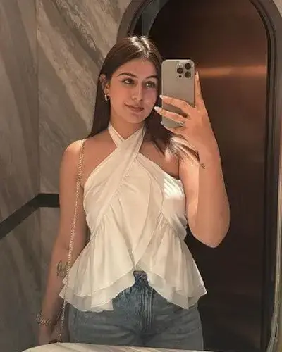 Call Girl Charni Road